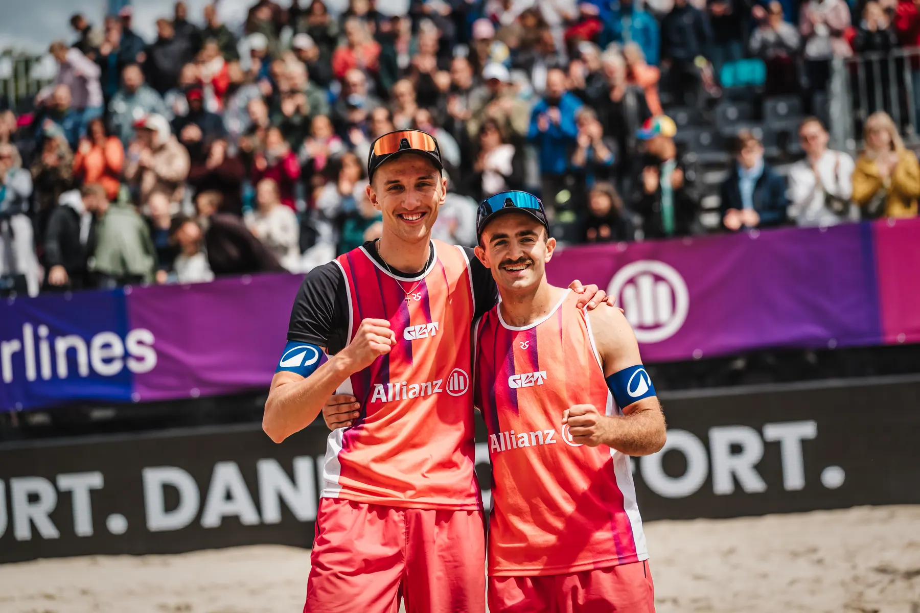 Momme Lorenz und Tilo Rietschel Arm in Arm